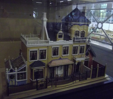 музей детства лондон кукольный домик